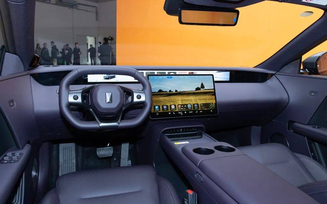 一周新車(chē)前瞻 極氪007GT或下探20萬(wàn)元內(nèi)，螢火蟲(chóng)降價(jià)預(yù)期與智能電動(dòng)門(mén)趨勢(shì)解析